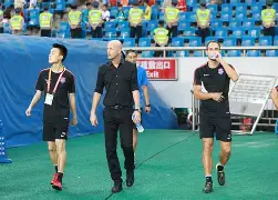 关于阿尔勒客场被莱阿佩逼平，排名下滑的信息