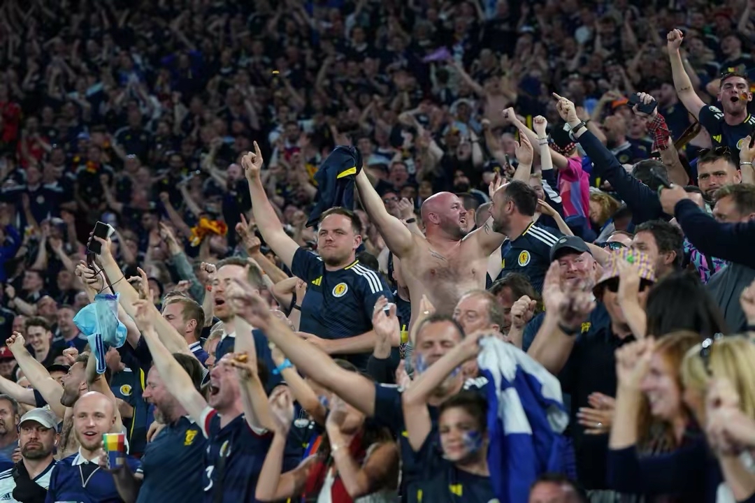 英格兰队主场战胜德国,实力完胜暂时领跑小组的简单介绍 英格兰队主场战胜德国,实力完胜暂时领跑小组的简单介绍