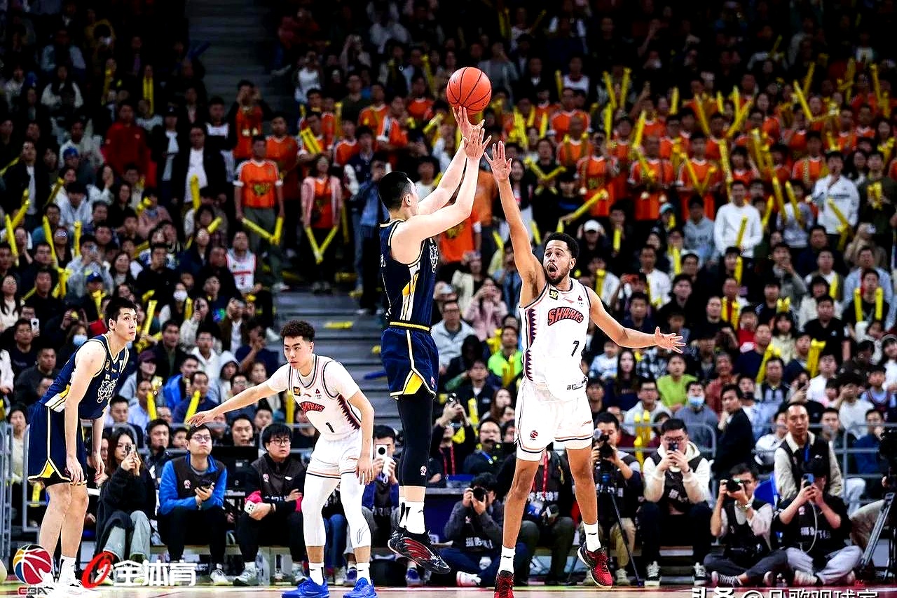 篮球争夺战将在城市打响,球迷热情高昂 篮球争夺战将在城市打响,球迷热情高昂