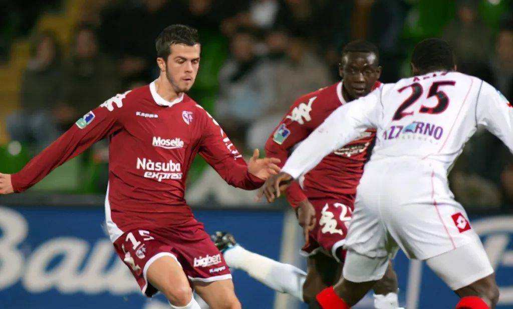 卢森堡队展现出色团队合作,战胜对手 卢森堡队展现出色团队合作,战胜对手