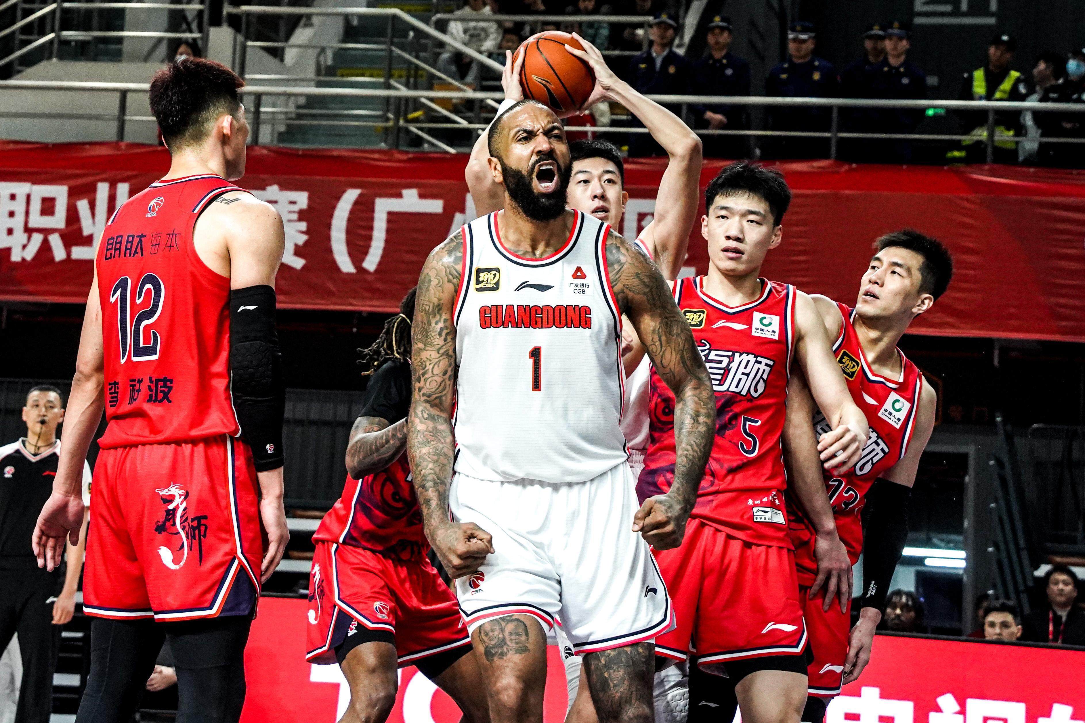 广州主场势如破竹,全队发挥出色 广州主场势如破竹,全队发挥出色