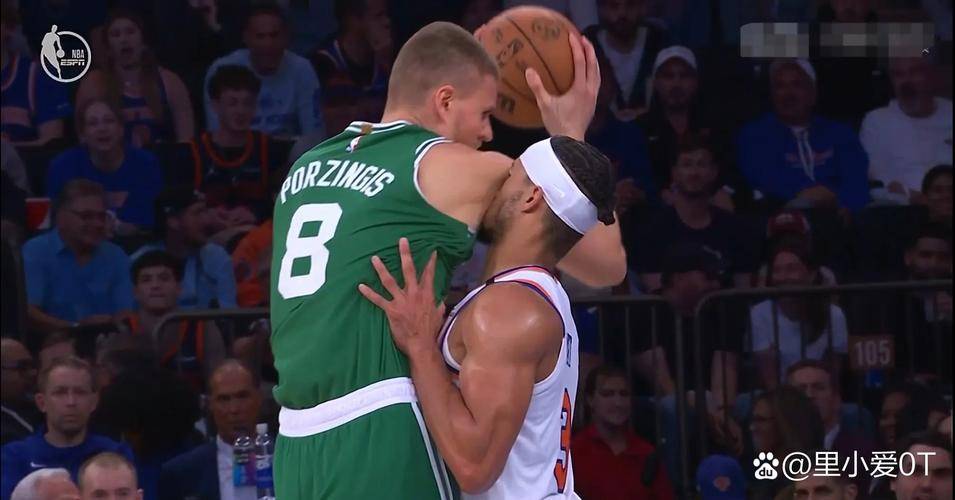 尼克斯队险胜猛龙,兰德尔继续发挥出色 尼克斯队险胜猛龙,兰德尔继续发挥出色