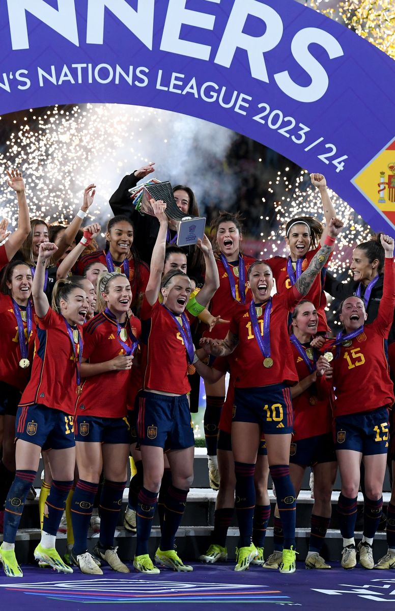 热门球队欧洲联赛首轮比赛引爆球迷热情